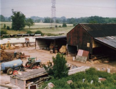 Berkyn Manor Old Barns 1970s
Keywords: Rayner, Horton