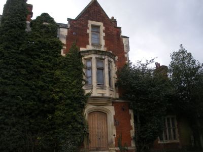 Berkyn Manor John Milton's 400th Birthday
Keywords:  Rayner,