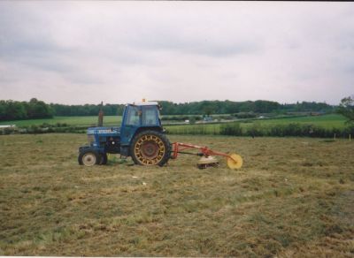 tractor.jpg